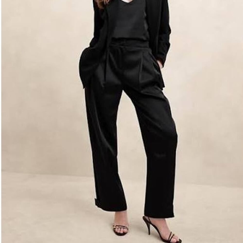 NEW Banana Republic Black Satin Pleated Tab Leg Dress Pant Women's 4